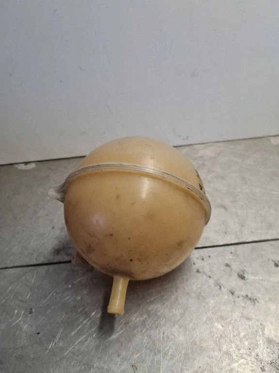 Coolant expansion tank/reservoir 701121407B