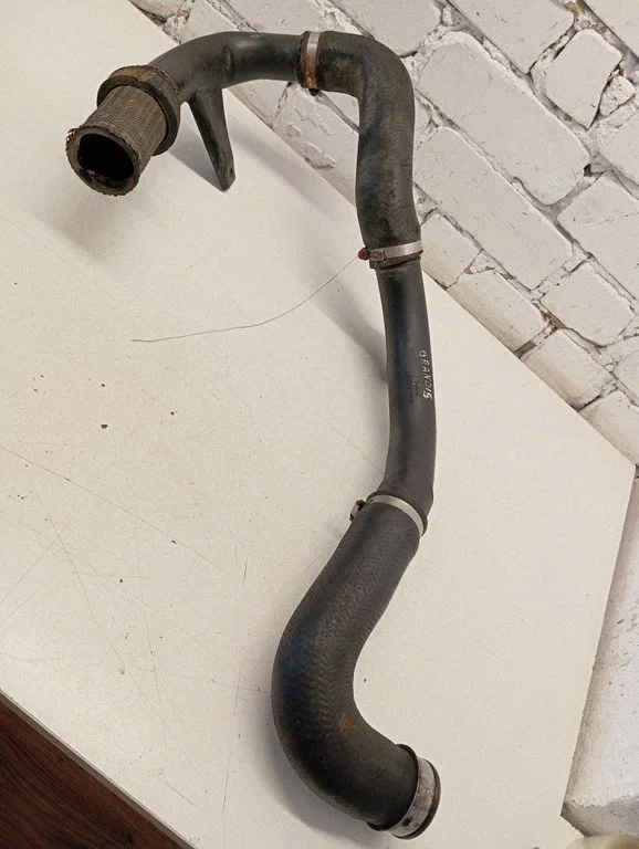 Intercooler hose/pipe – Mitsubishi Grandis (2003-2011)