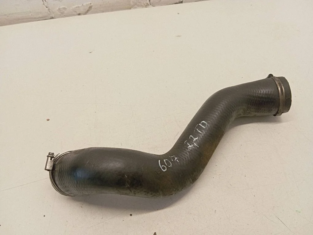 Intercooler hose/pipe