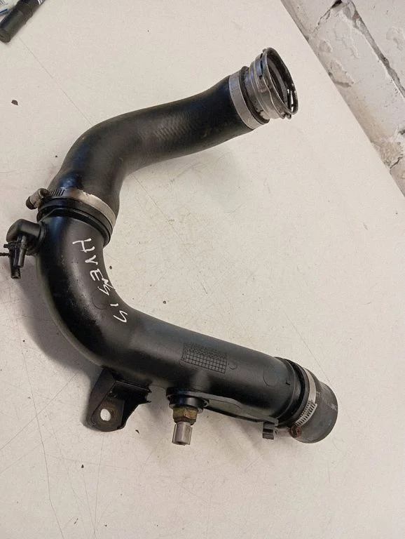 Intercooler hose/pipe