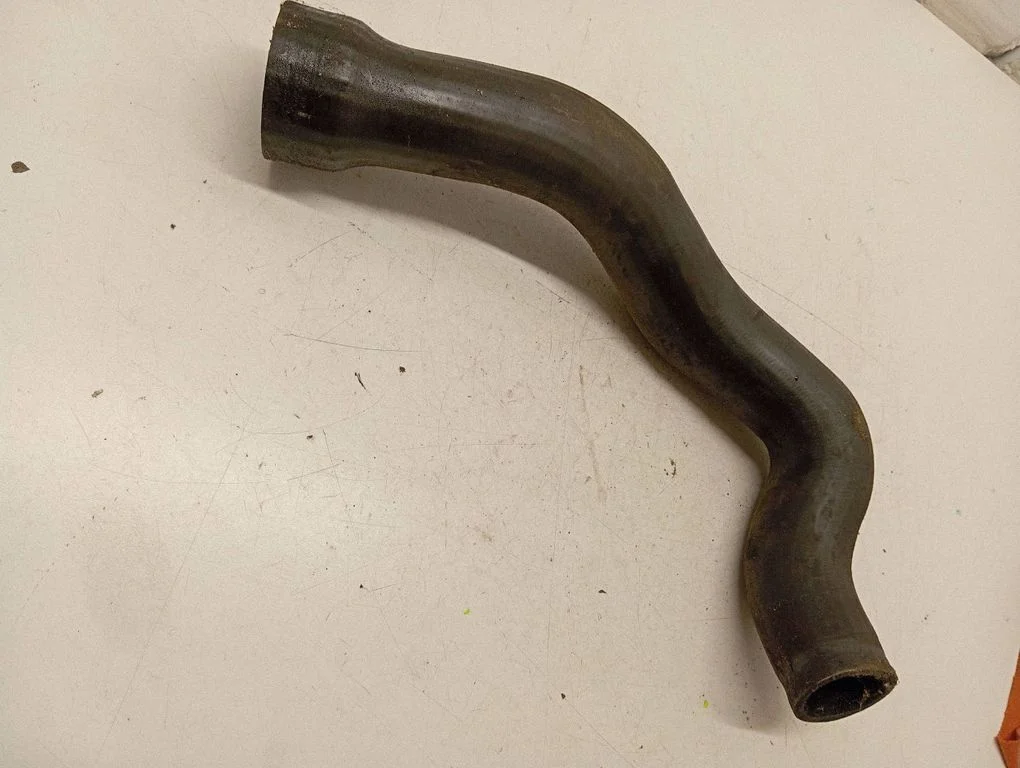 Intercooler hose/pipe