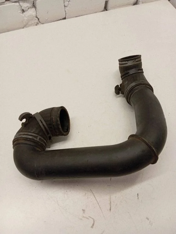 Wąż / rura intercoolera 7D0145958D