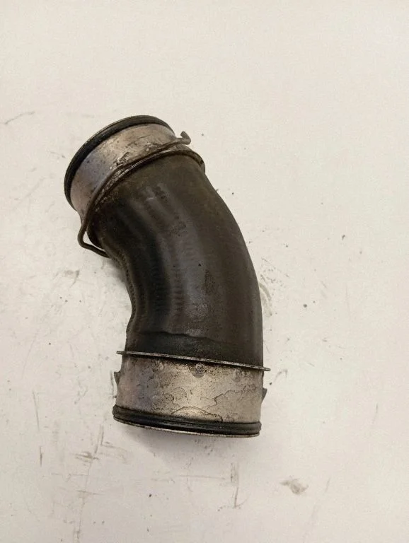 Vahejahuti voolik (-ud)/ toru (-d) – Volkswagen Transporter - Caravelle T5 (2003-2015)