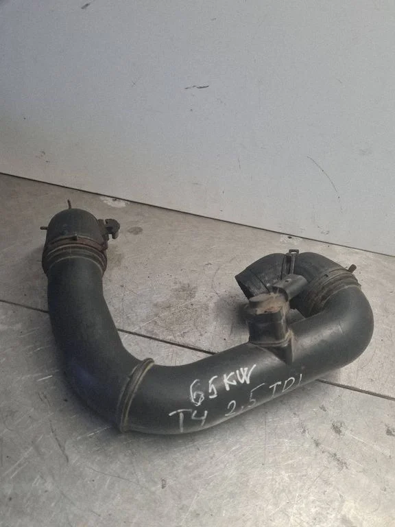 Wąż / rura intercoolera 7D0145958D