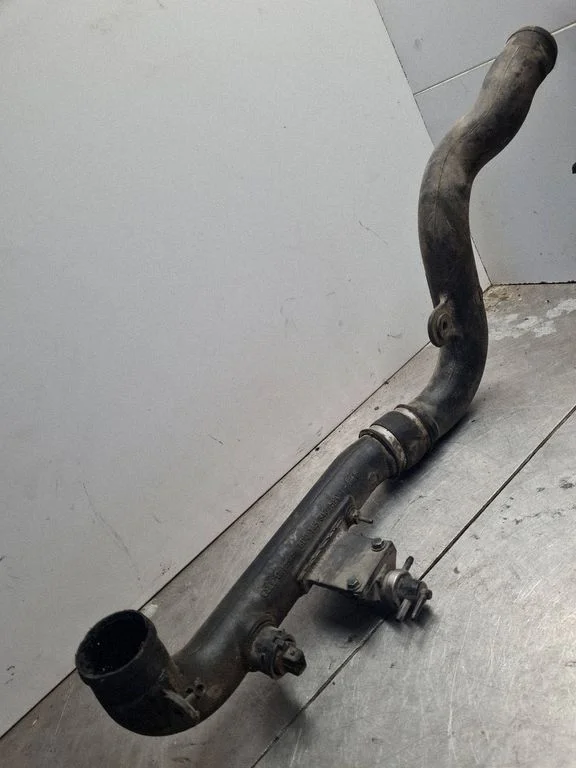 Intercooler hose/pipe 8D0145840
