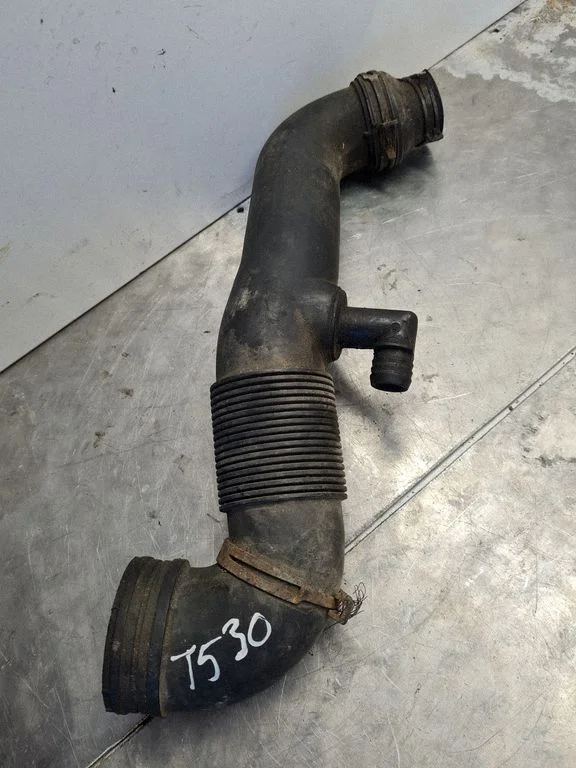 Intercooler hose/pipe 7H0129615D