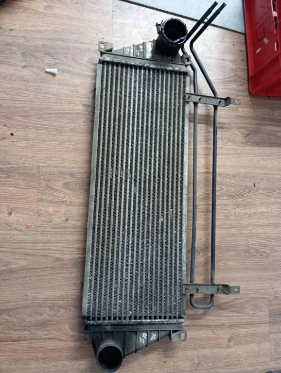 Vahejahuti radiaator – Mercedes-Benz Sprinter W901 W902 W903 W904 (1995-2007)