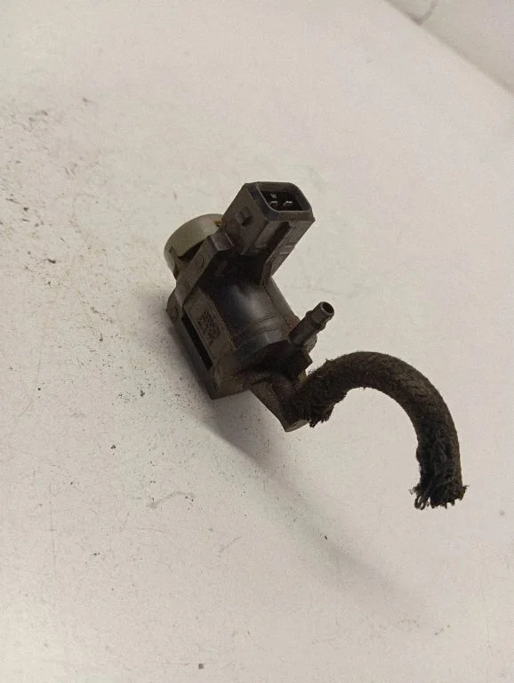 Zawór elektromagnetyczny turbo 1J0906283A