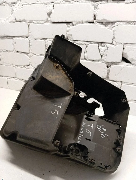 Air filter box 7H0129601J