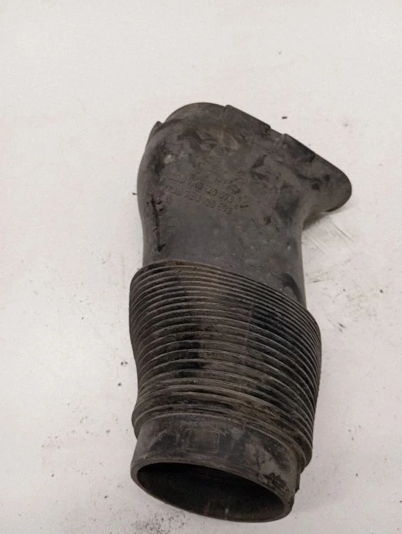 Air intake duct part 7H0129573