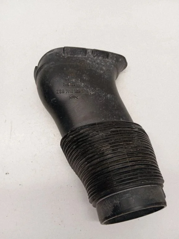 Air intake duct part 7H0129647C