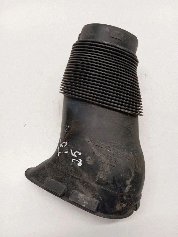 Air intake duct part – Volkswagen Transporter - Caravelle T5 (2003-2015)