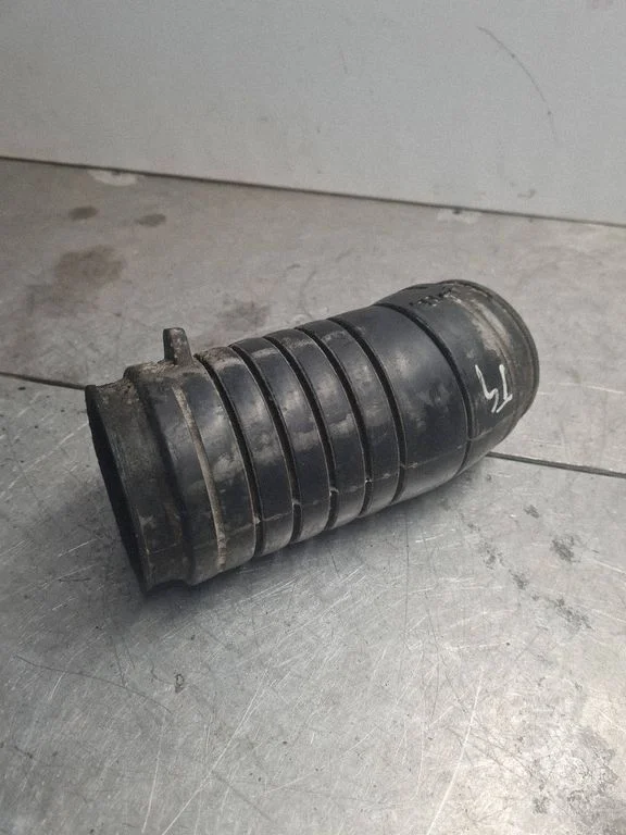 Air intake hose/pipe 074129627A