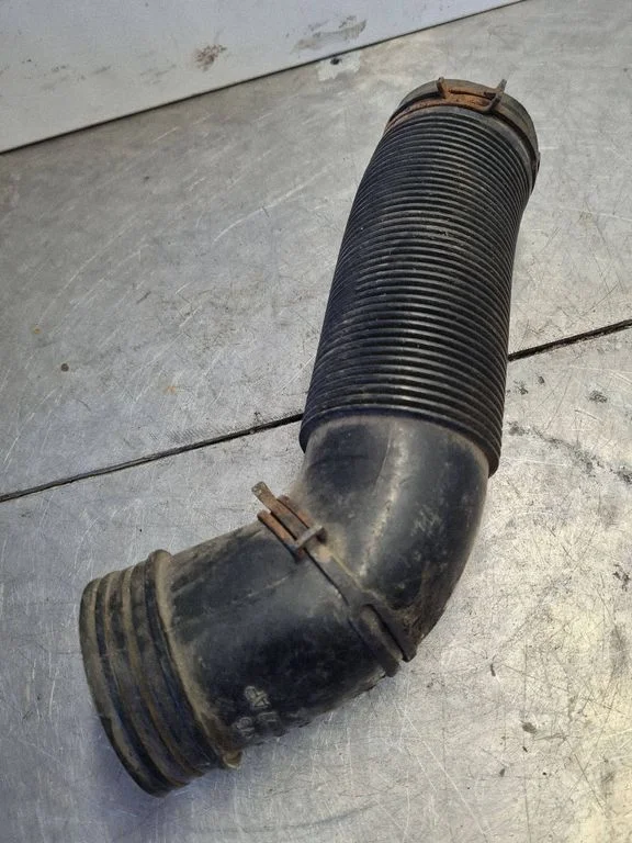 Air intake hose/pipe 1H0129627AP