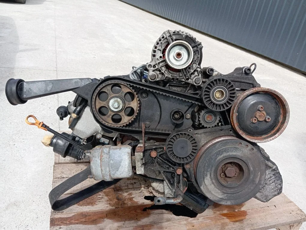Engine F009169