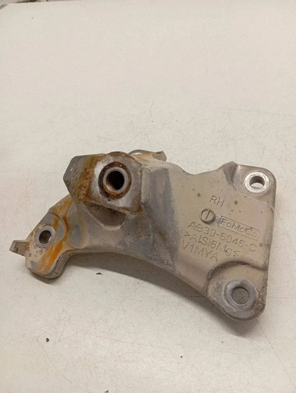 Engine mounting bracket – Ford Ranger (2012-2018)