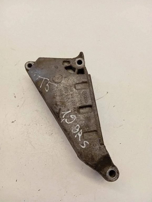 Mootori kinnituskronstein 038199207AK