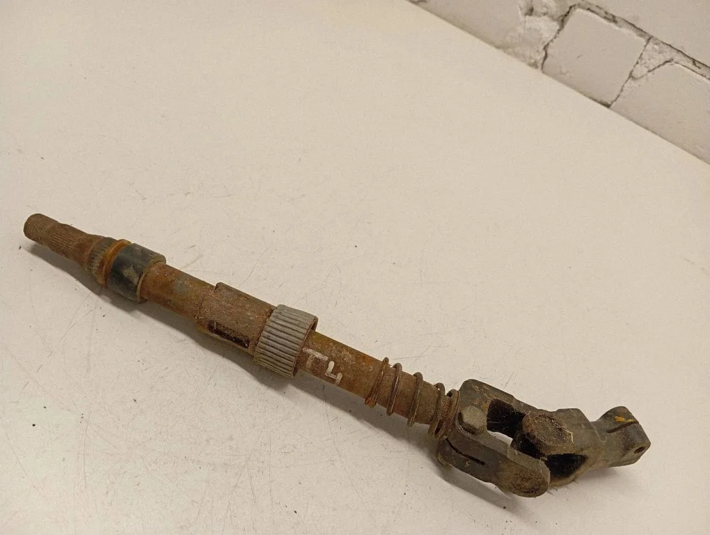 Steering column universal joint 19149955D