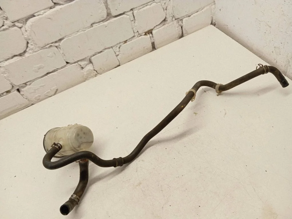 Power steering fluid tank/reservoir