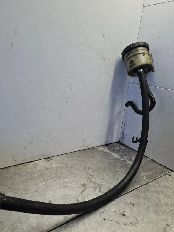 Roolivõimendi vedelikupaak 701422373A