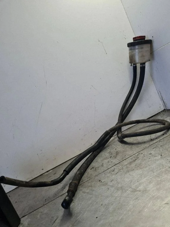 Roolivõimendi vedelikupaak 701422373
