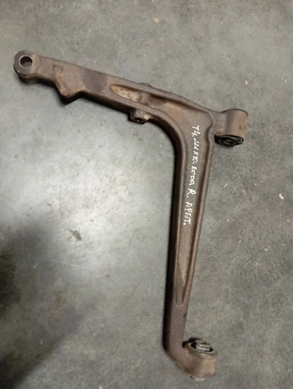 Front lower control arm/wishbone 701407154