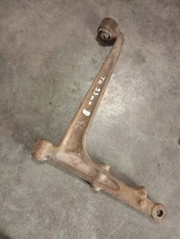 Front lower control arm/wishbone 701407154