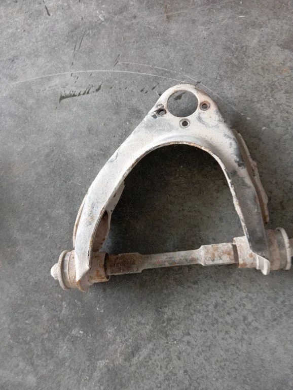 Front lower control arm/wishbone – front right