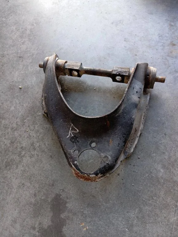 Front lower control arm/wishbone – front right