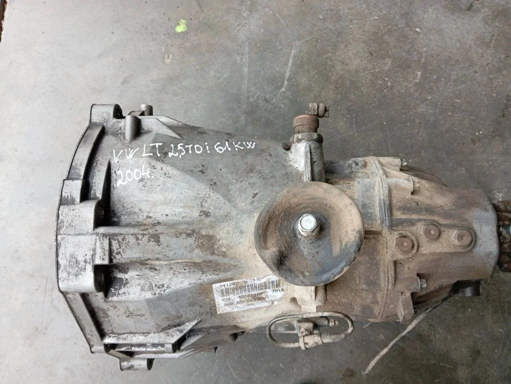 Mechaninė 5 pavarų dėžė