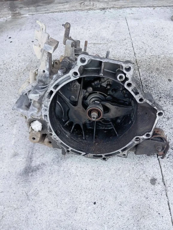 Mechaninė 5 pavarų dėžė
