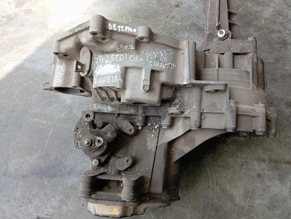 Manual 5 speed gearbox