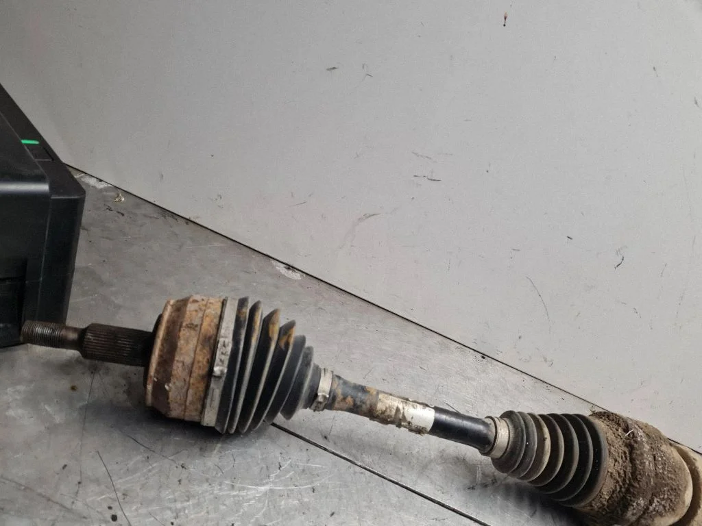 Front driveshaft 7H0407271Q