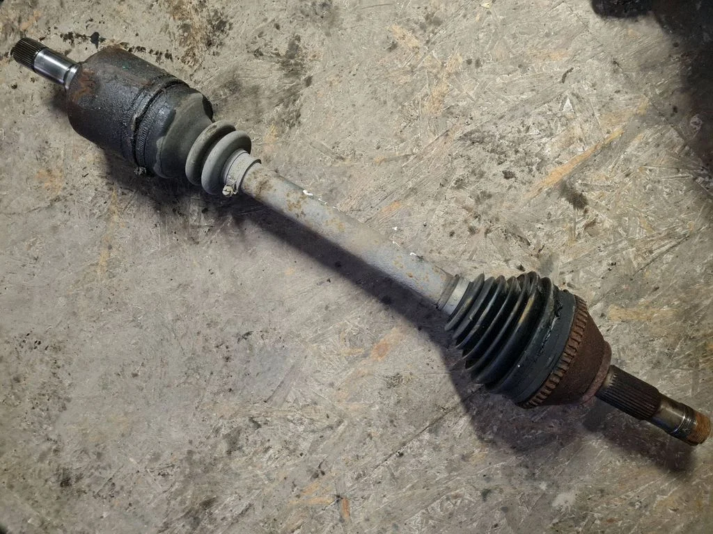 Front driveshaft – front left