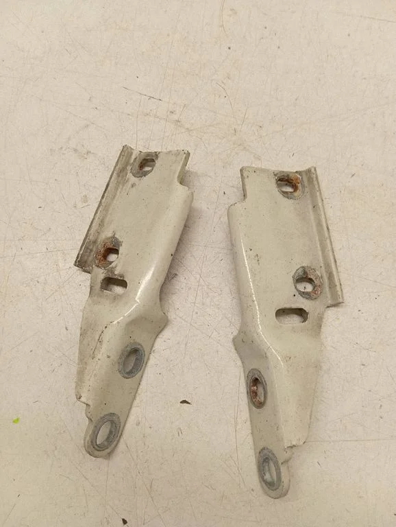 Mootorikapoti hinged 701805384J