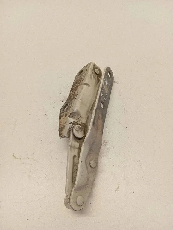 Engine bonnet/hood hinges – Volkswagen Transporter - Caravelle T5 (2003-2015)
