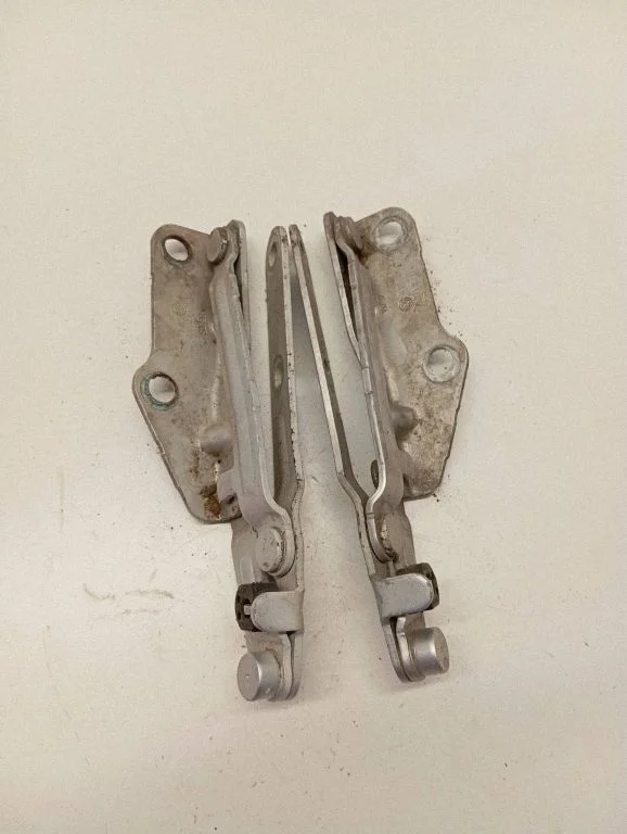 Mootorikapoti hinged 7H0823301D