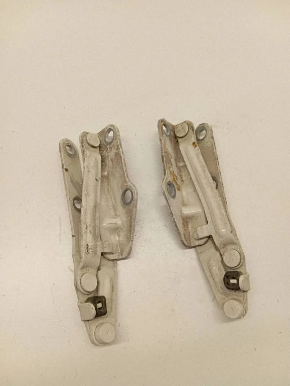 Engine bonnet/hood hinges – Volkswagen Transporter - Caravelle T5 (2003-2015)