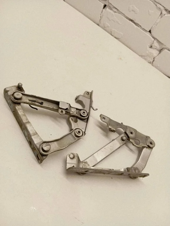 Mootorikapoti hinged 2118800128