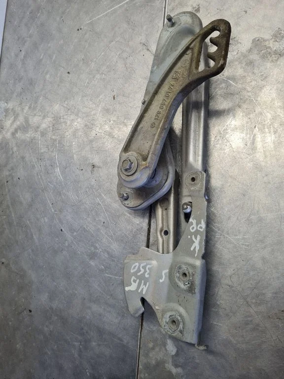 Mootorikapoti hinged 1298800128