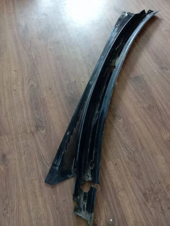 Wiper trim – Ford Ranger (2007-2011)