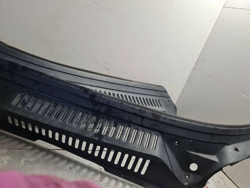 Wiper trim 1330639080