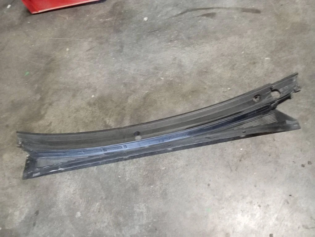 Wiper trim – Ford Ranger (2007-2011)