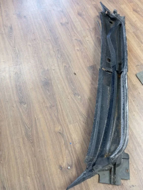 Wiper trim – Ford Ranger (2012-2018)