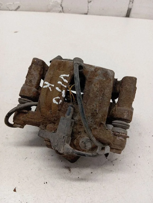Rear brake caliper – rear left
