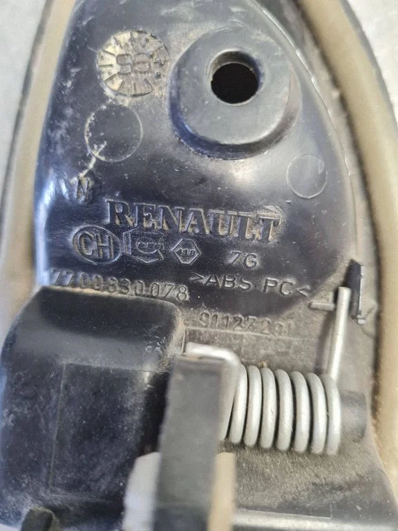 Esiukse sisemine käepide 7700830078