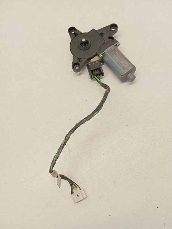 Front door window regulator motor – Mercedes-Benz Vito Viano W639 (2003-2014)