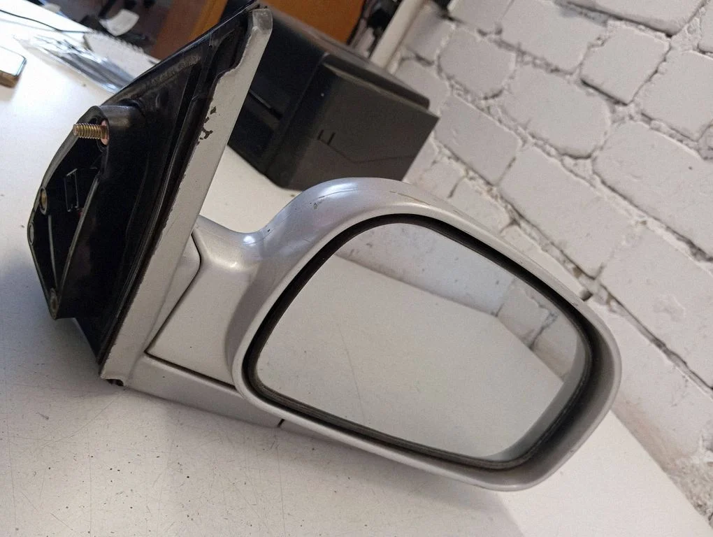 Front door electric wing mirror E4012147