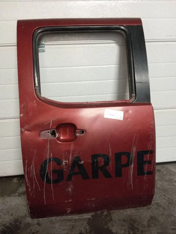 Rear door – rear right