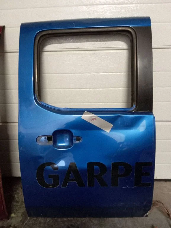 Rear door – rear right